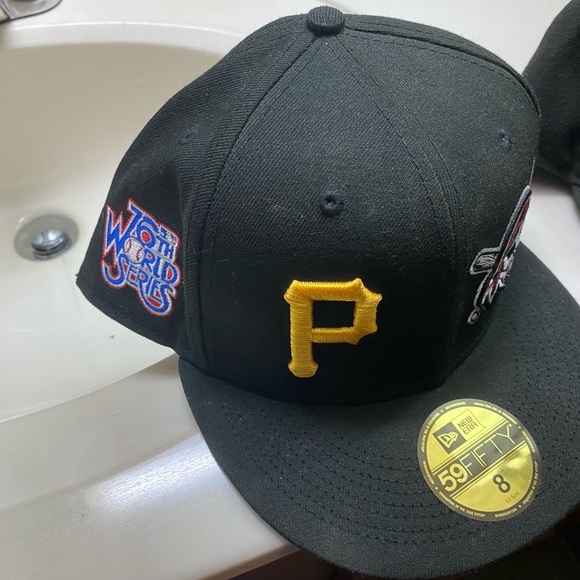 1.PITTSBURGH PIRATES 🏴☠️ 🧢 2.CINCINNATI🧢 3.ALL BLACK 🧢NEW ERA Sizes is 8️⃣ - Picture 9 of 15